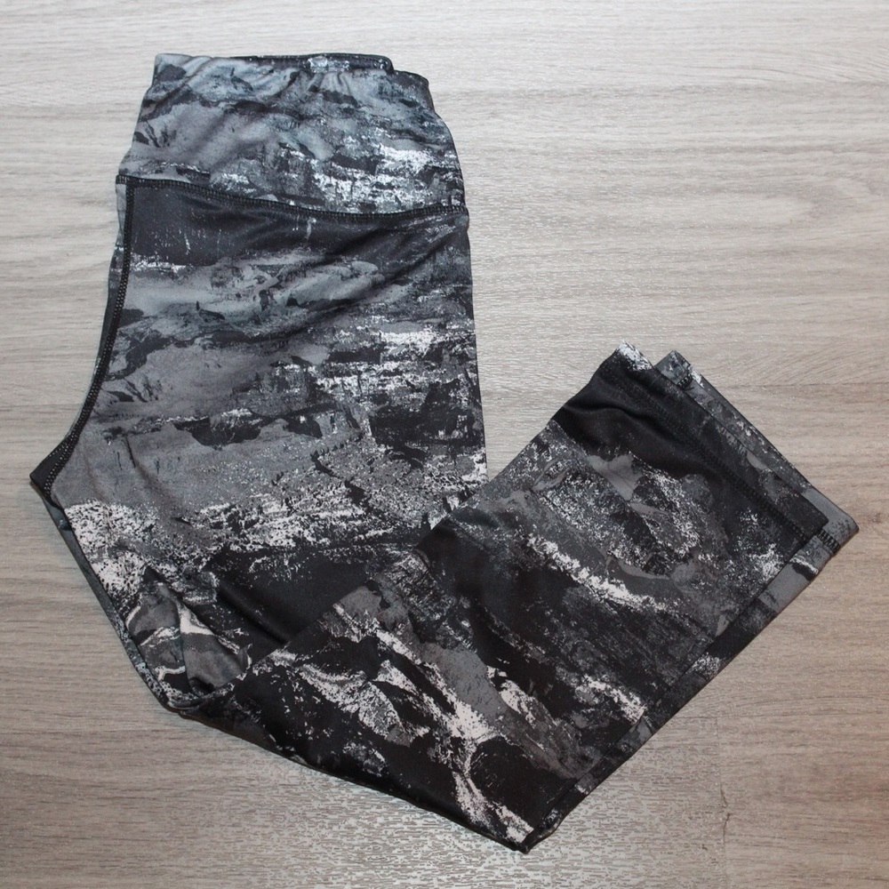 Reebok Grey and Black Pattern Workout Legging